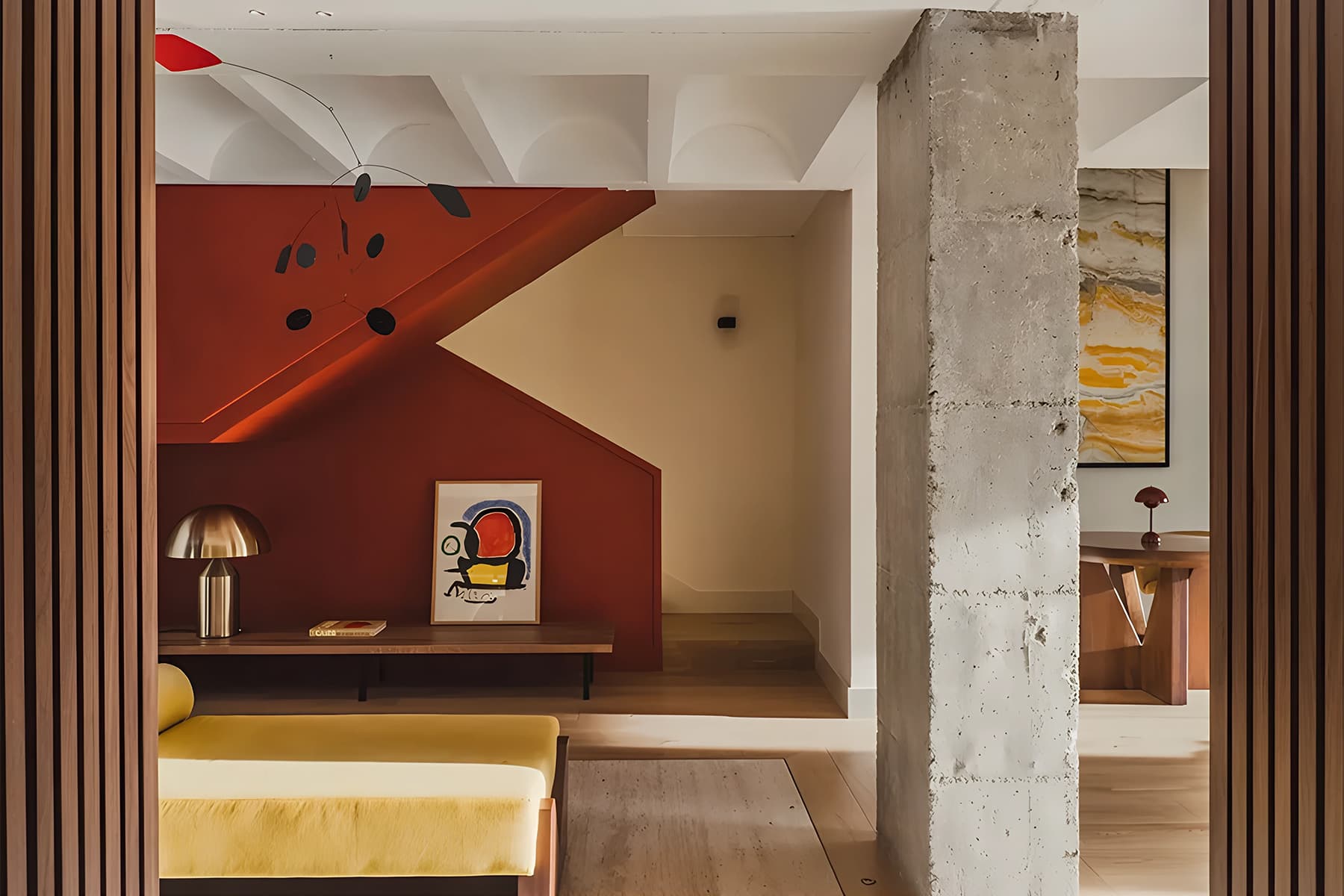 Переосмысление бруталистской архитектуры в интерьере квартиры-дуплекса — проект LOBB Studio