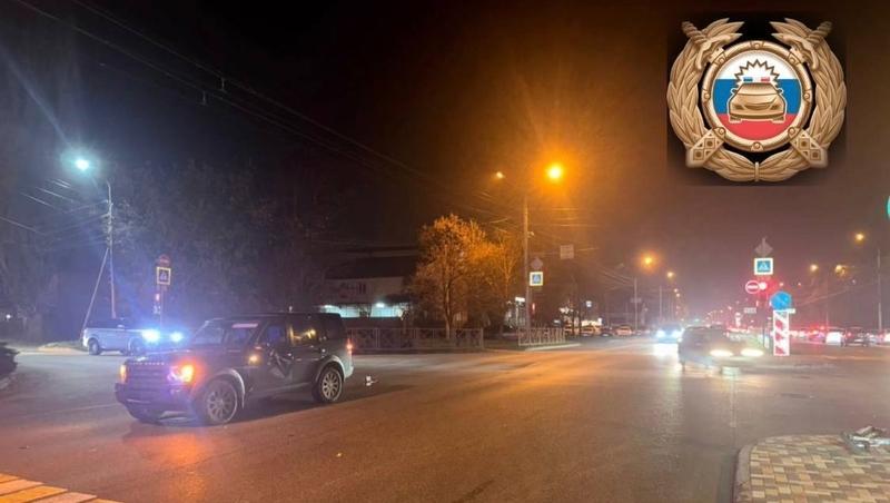 18-летний самокатчик ехал на красный свет в Ставрополе и попал под машину