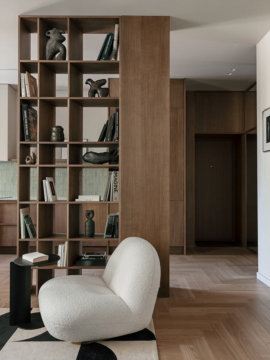 Глубокие природные тона и отсылки к Азии в интерьере квартиры в Минске — проект Марии Зайцевой