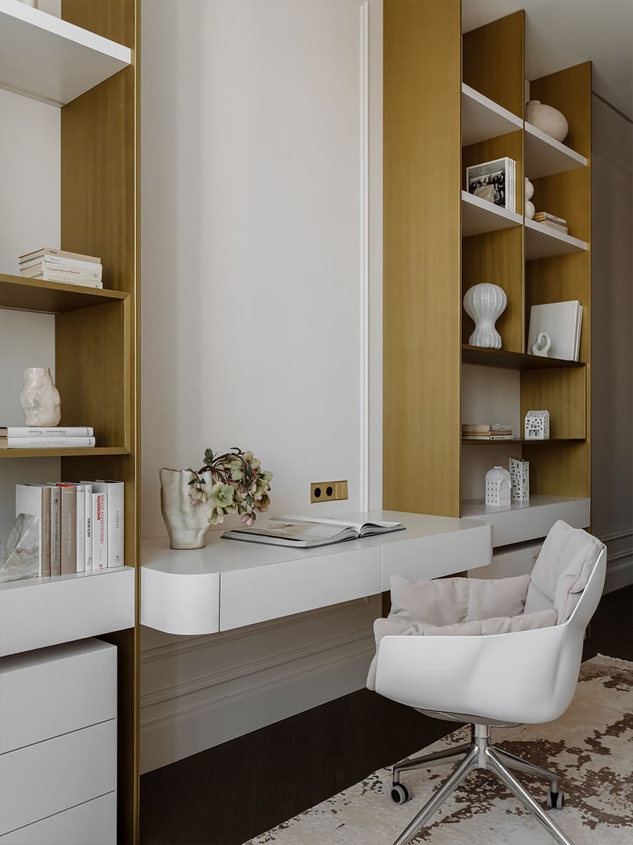 Карамельные тона в респектабельном интерьере семейной квартиры — проект студии Nashe Interiors