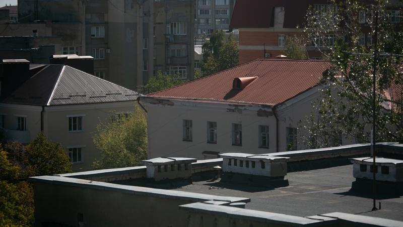 773 крыши многоквартирных домов обновят на Ставрополье до конца 2025 года