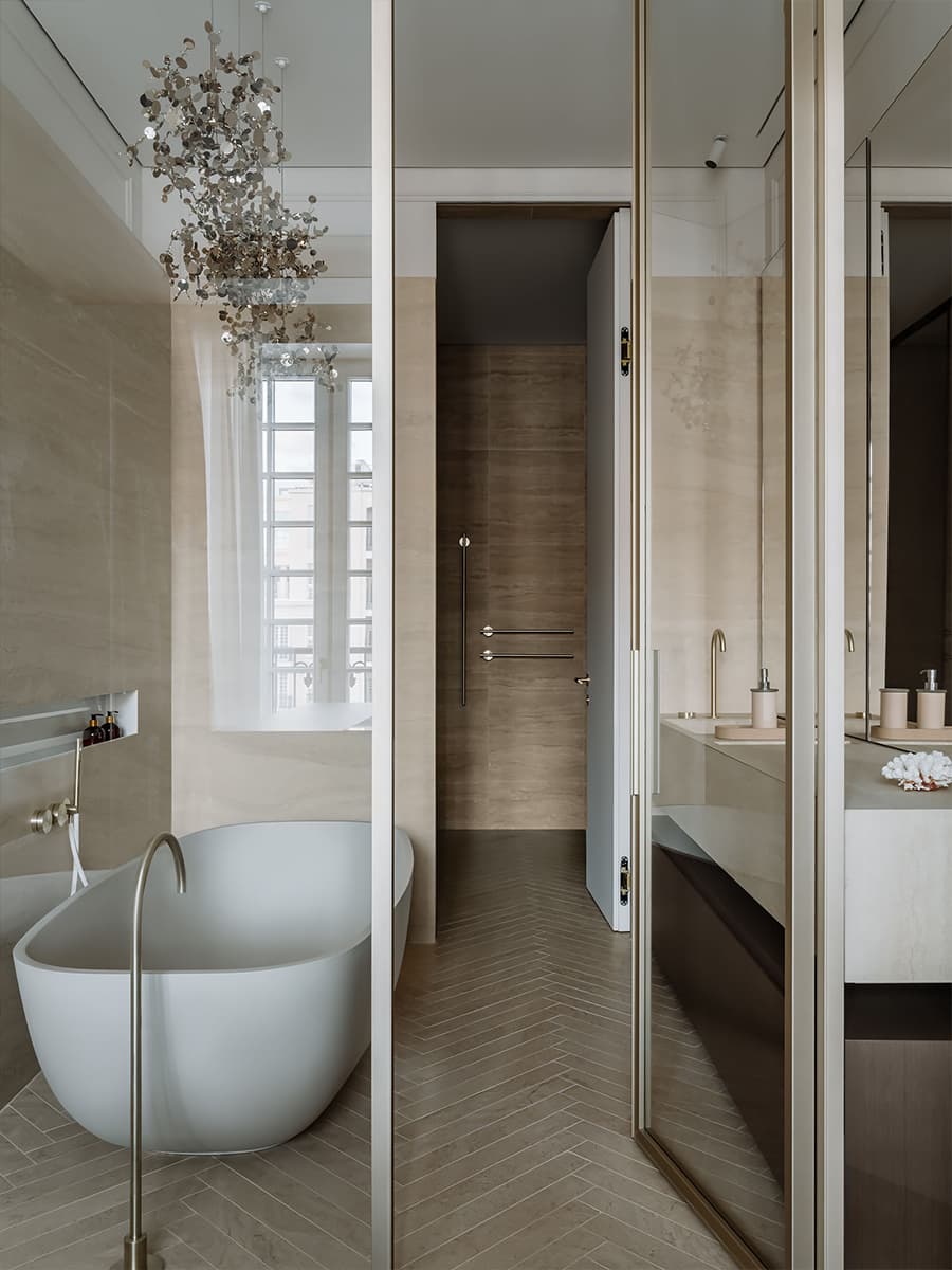 Карамельные тона в респектабельном интерьере семейной квартиры — проект студии Nashe Interiors