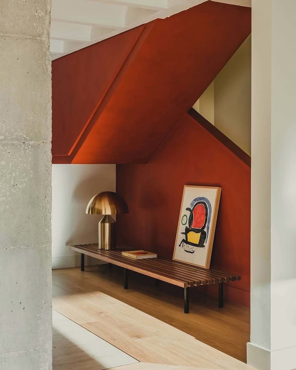 Переосмысление бруталистской архитектуры в интерьере квартиры-дуплекса — проект LOBB Studio