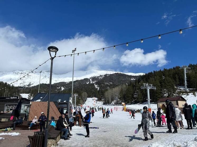Архыз вошел в тройку самых популярных горнолыжных курортов России на зимние каникулы