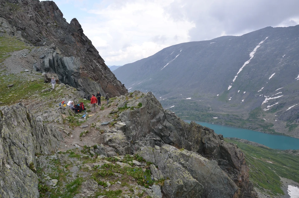 Бастрыкин взял на контроль дело о падении туристов в горах Карачаево-Черкесии0