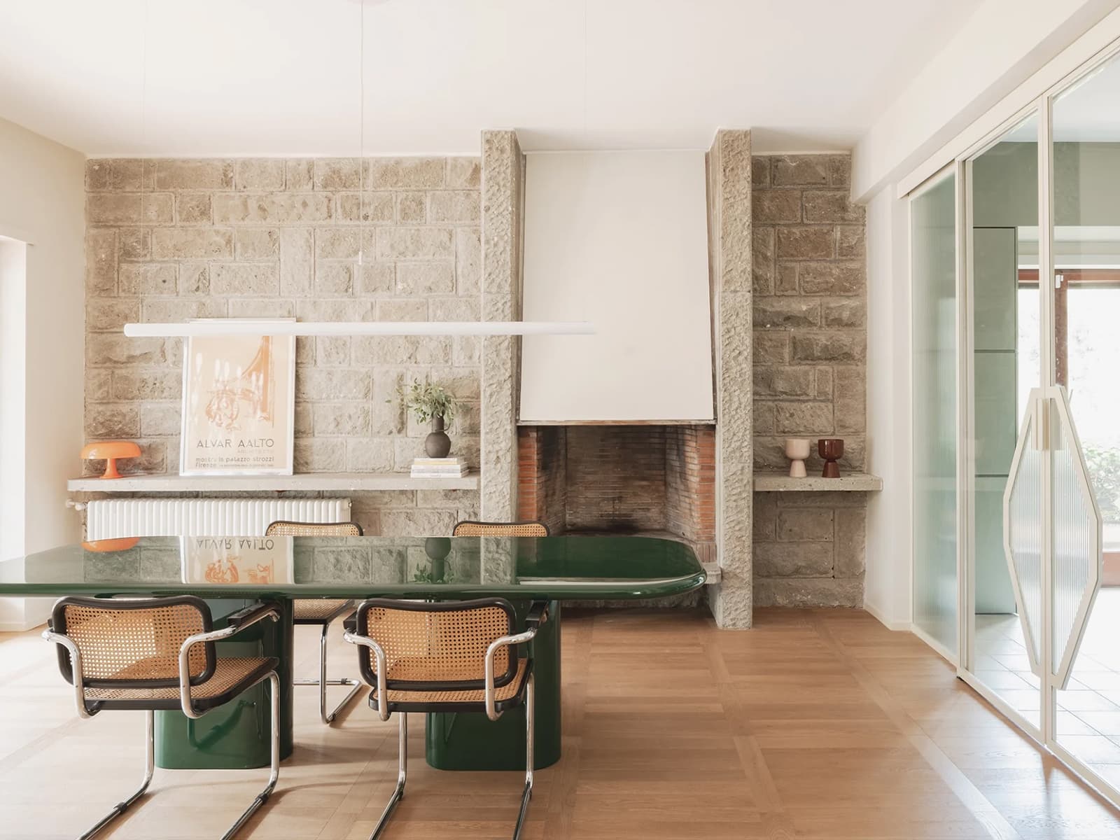 Микс современности и исторических отсылок в интерьере итальянской виллы — проект StudioTamat