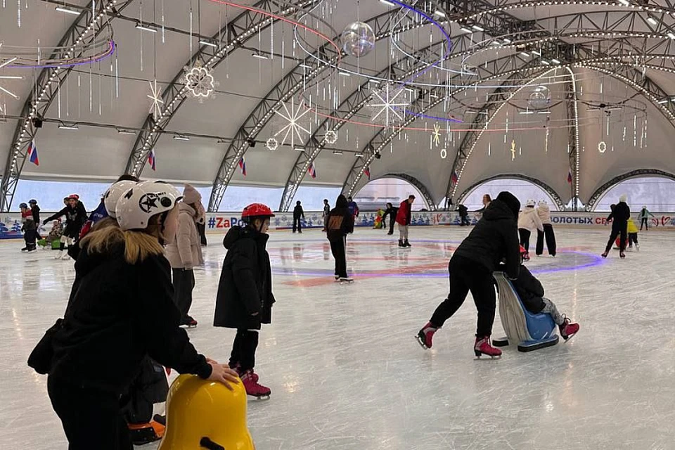 Более тысячи человек посетили каток в центре Ставрополя за выходные0