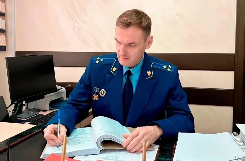 Брянский экс-прокурор начал работать в ветеринарном центре0