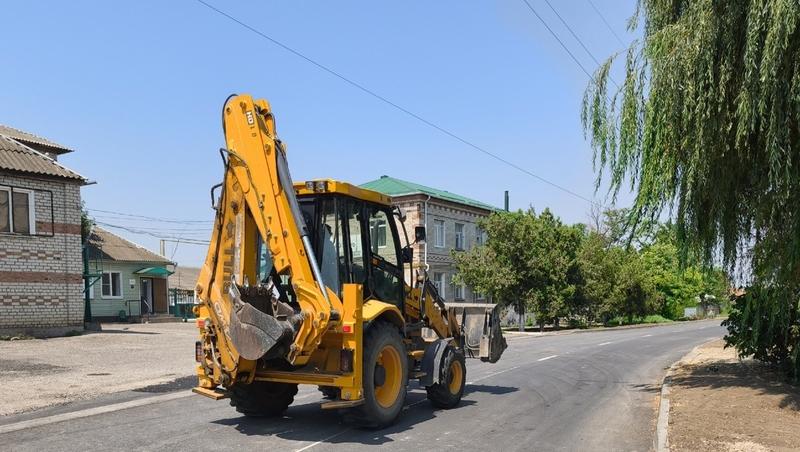 Дорожники обновили асфальт на шести улицах Георгиевского округа Ставрополья
