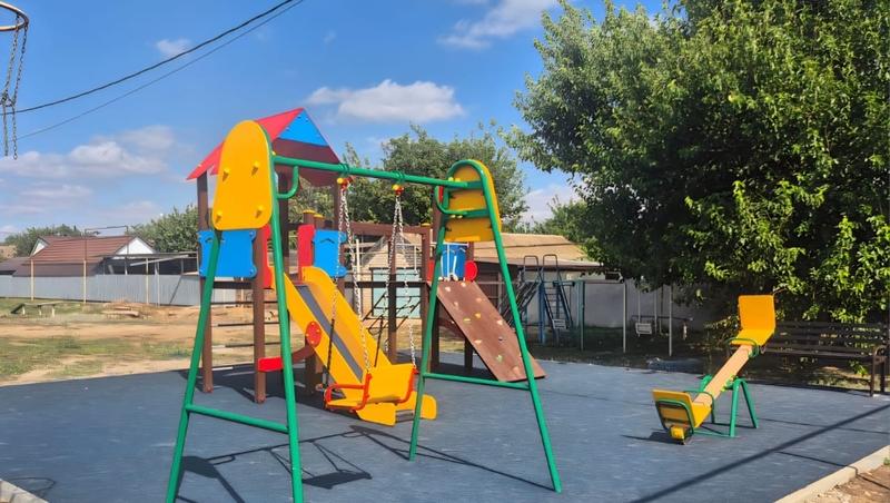 Ещё одна новая детская площадка в селе Ставрополья готова принять детей