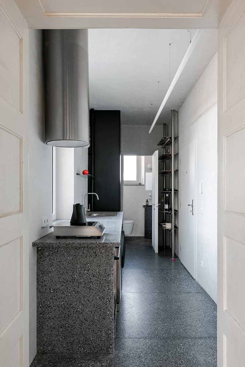 Нестандартное зонирование и нержавеющая сталь в квартире художника — проект Alan Prekop Studio