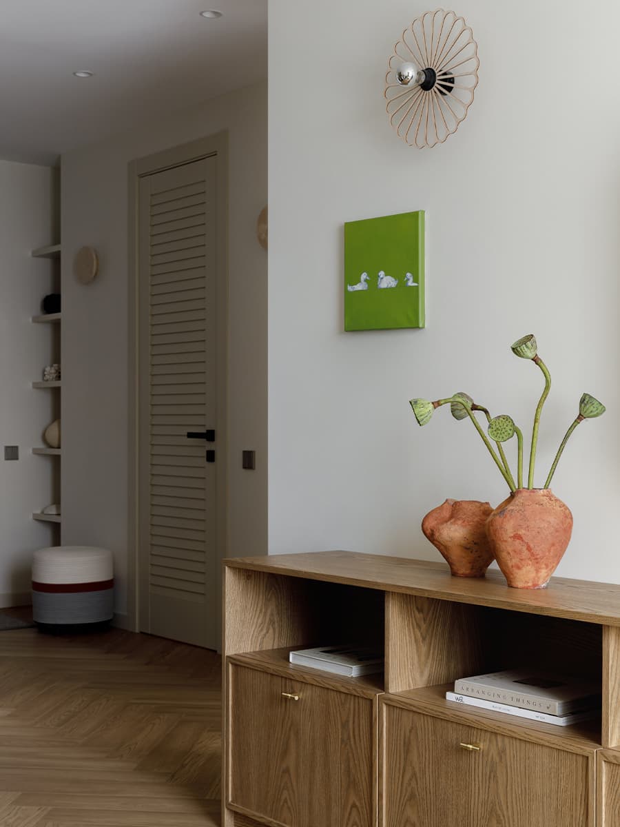 Арочные проемы и текстильные перегородки в интерьере небольшой квартиры — проект Лины Князевой