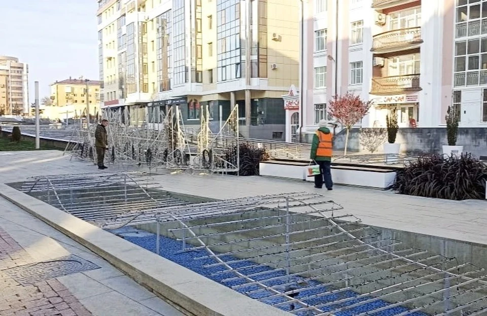 Фонтаны Ставрополя начали украшать к зиме0