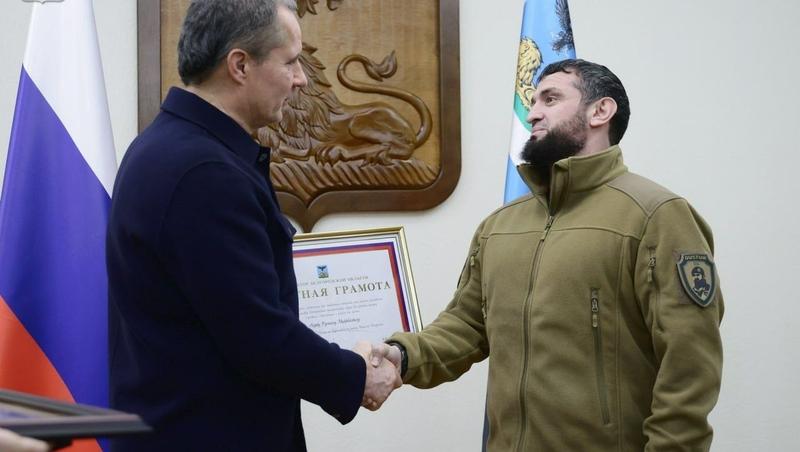 Глава Белгородской области вручил награды бойцам подразделения «АХМАТ-Запад»