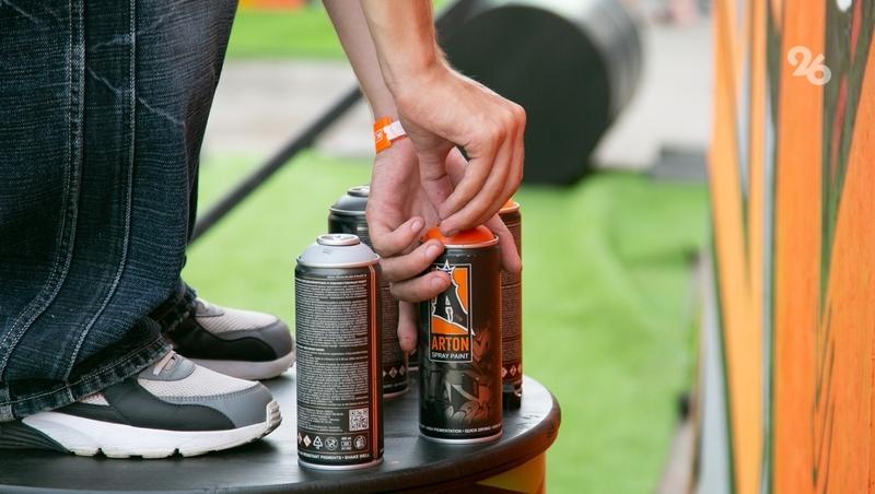 Граффити с рекламой запрещённых веществ закрасили в Будённовске