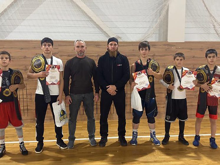 Ингушские борцы вернулись с золотыми медалями с соревнований в Нальчике