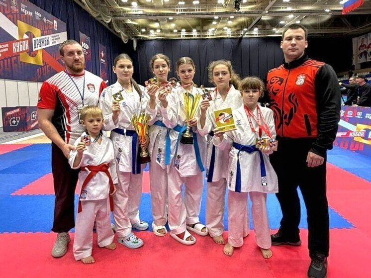 Юные каратисты из Пятигорска завоевали медали на Всероссийских соревнованиях