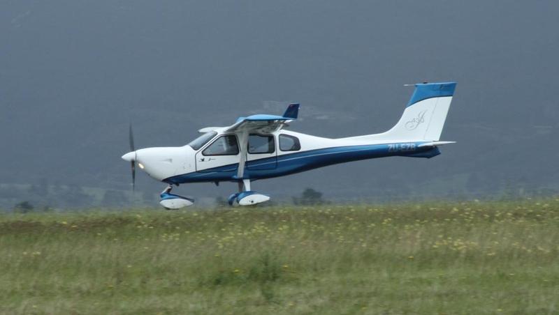 Легкомоторный самолёт аварийно приземлился в Ставропольском крае