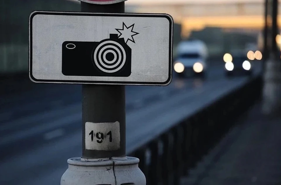 На двух улицах Ставрополя камеры начнут ловить водителей с телефоном за рулем0
