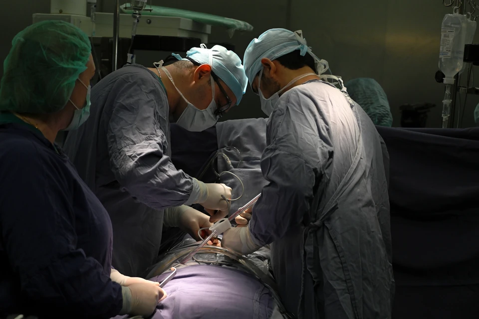 На Ставрополье хирурги пришили мужчине отрезанную пилорамой кисть0