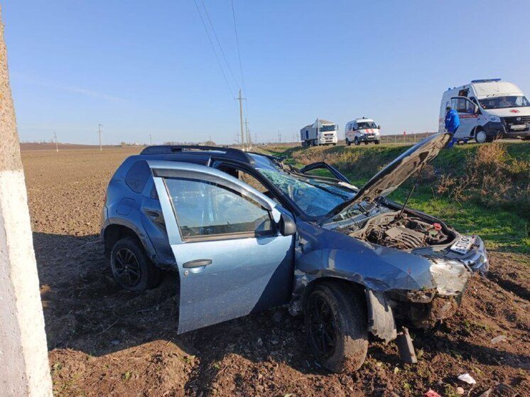 На Ставрополье водитель иномарки пострадал в ДТП с «перевертышем»