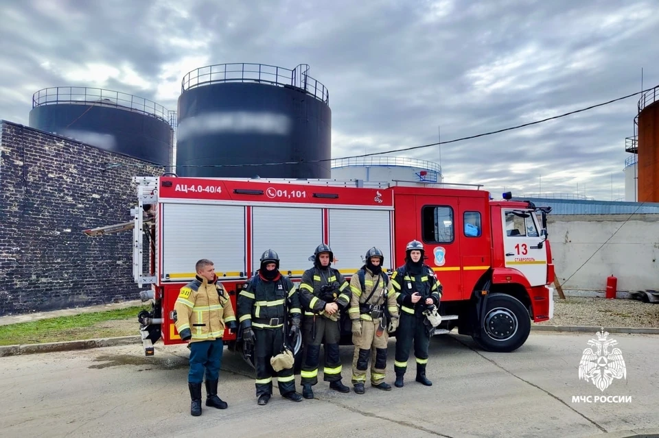 На ставропольской нефтебазе пожарные отработали тушение крупного возгорания0