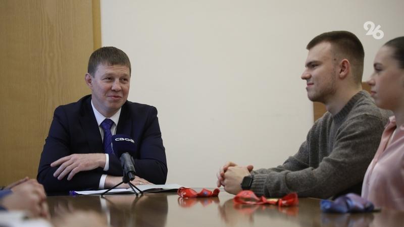 Нифонтов поздравил ставропольских медалистов Чемпионата мира по прыжкам на батуте