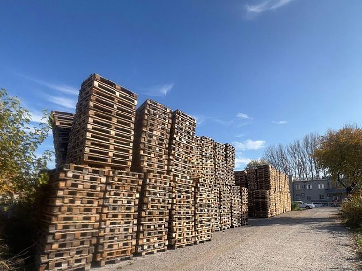 Операция «Чистый город»: в Железноводске выявили незаконное размещение палет на муниципальной земле