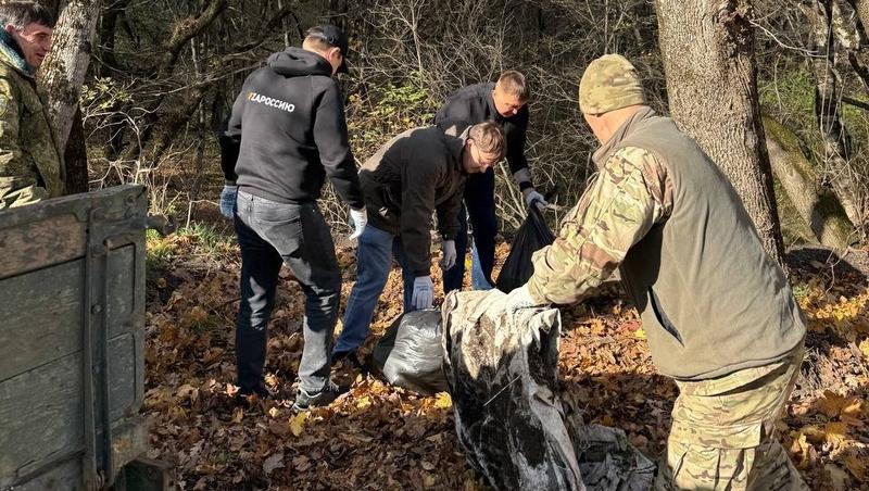 Пять кубометров мусора вывезли из Русского леса на Ставрополье