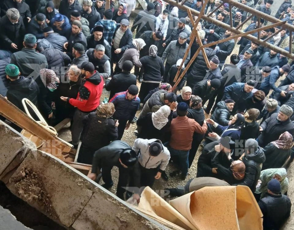 Прокуратура начала проверку после обрушения балкона в Чечне0