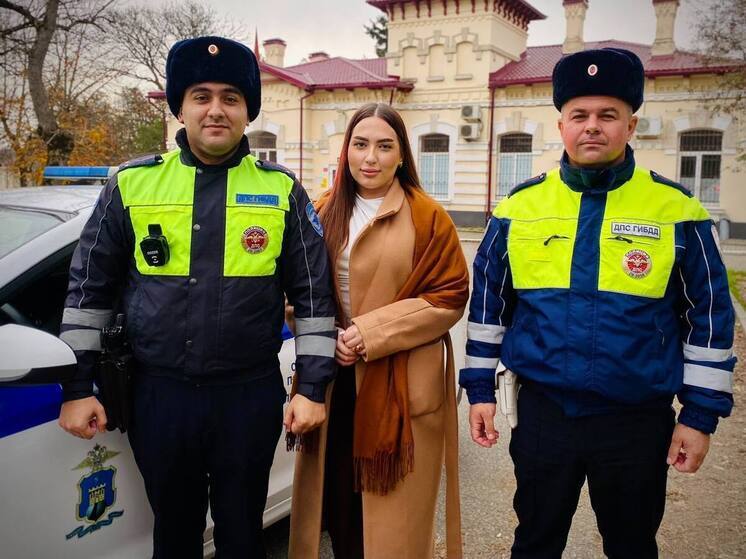 Сотрудники ГИБДД в Железновысске помогли автолюбительнице с севшим аккумулятором