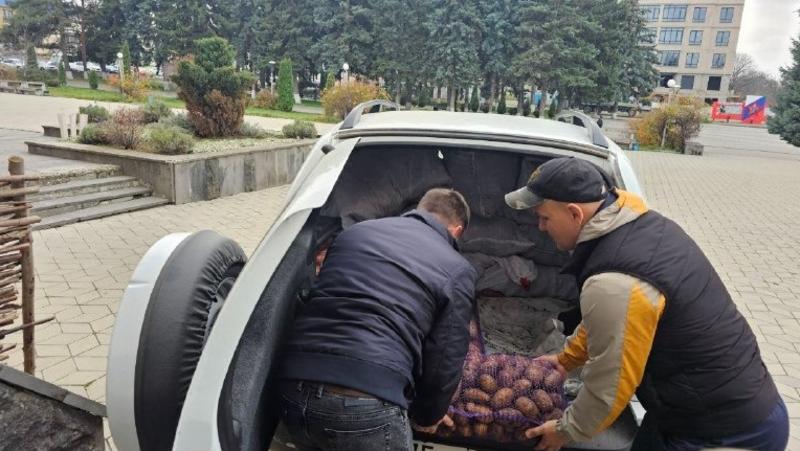 Тонну картофеля приготовили фермеры Предгорного округа для бойцов СВО