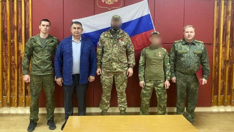 Троих ставропольских бойцов СВО наградили за мужество и отвагу