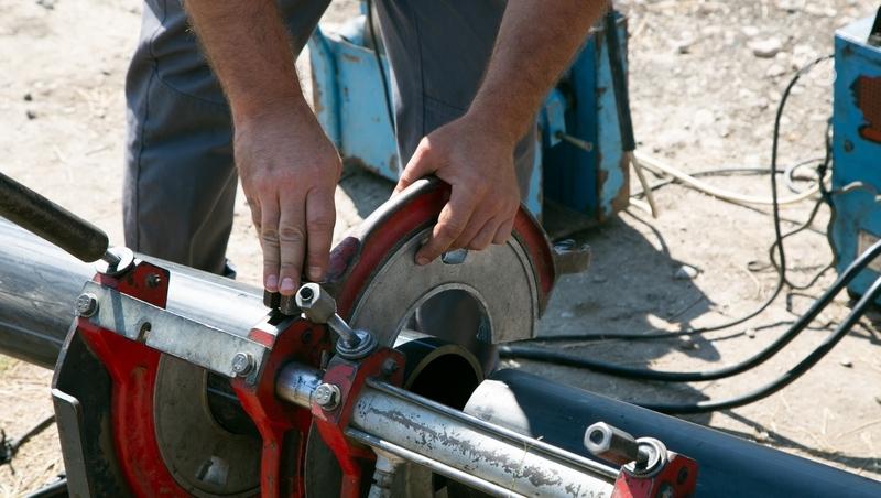 Участок водовода протяжённостью 5 км начали ремонтировать в Петровском округе