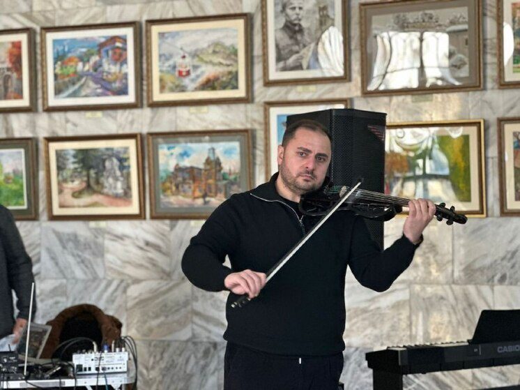 В главной Нарзанной галерее Кисловодска отметили День матери