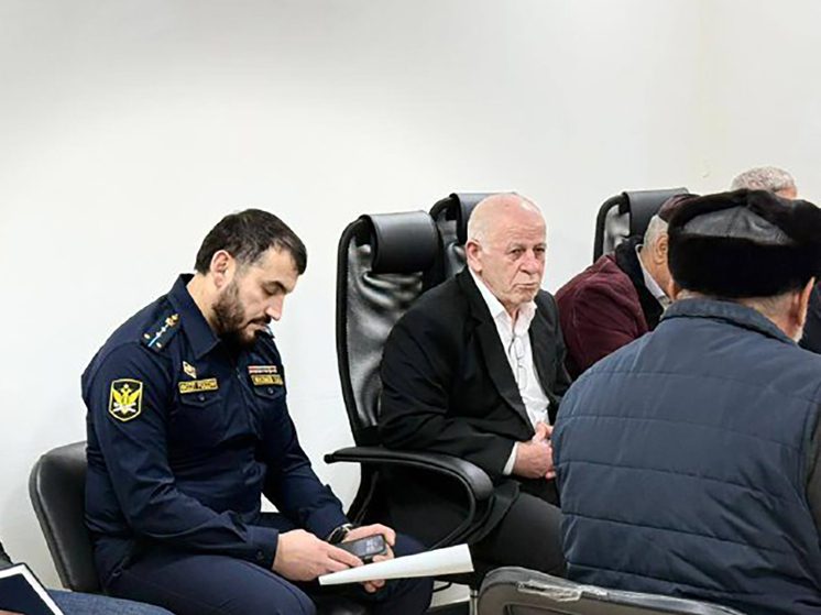 В Грозном мобильная юридическая приемная оказала правовую помощь участникам СВО
