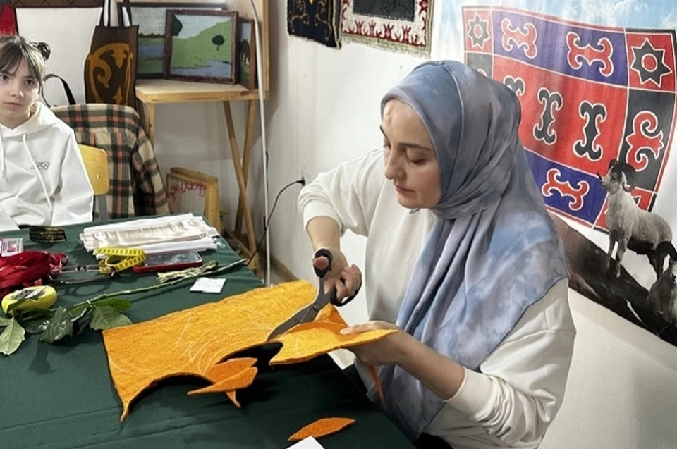 В Ингушетии возрождают древнюю технологию изготовления старинных шапок курхарс0