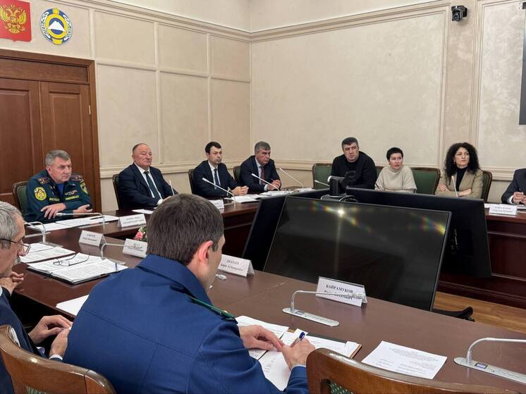 В Карачаево-Черкесии обсудили безопасность и инфраструктуру курорта Домбай