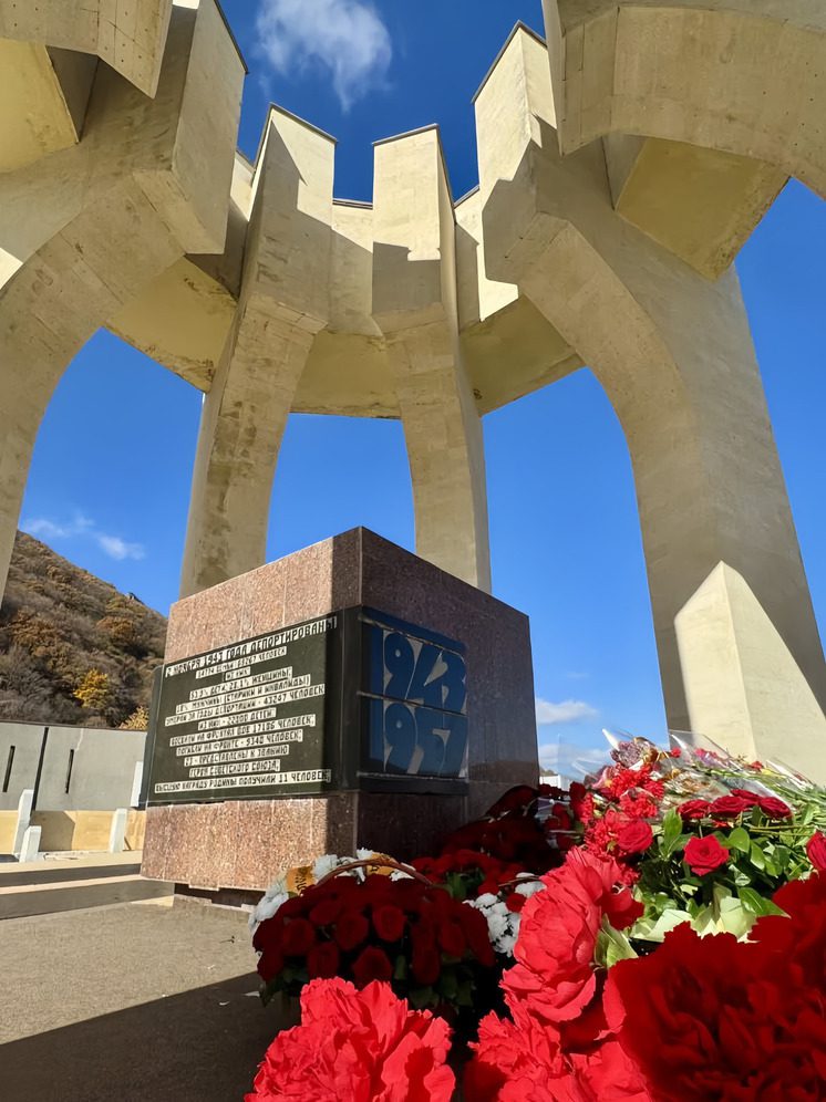 В Карачаевске почтили память жертв депортации