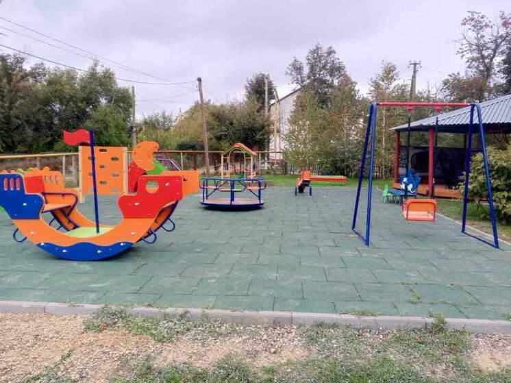 В Петровском округе Ставрополья появилась новая детская площадка