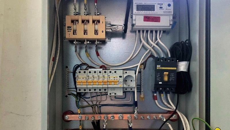 В пяти жилых домах Минераловодского округа заменили системы электроснабжения