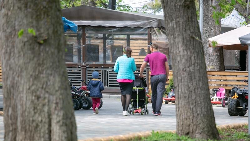 В РФ предложили ввести зарплату для родителя, занимающегося воспитанием ребёнка