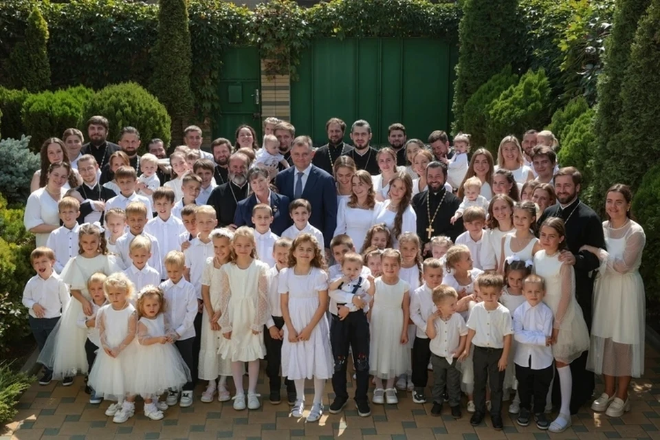 В семье Осяк в Ростове после смерти матери-героини родился 64 внук0