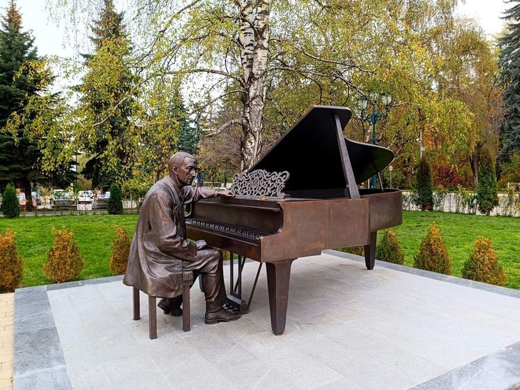 В Ставрополе концерт Брамса исполнили на скрипке 18 века