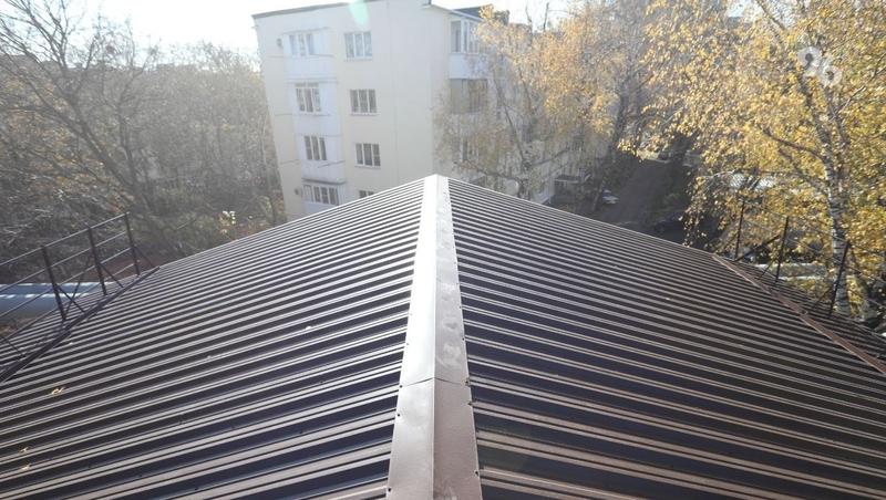 В Ставрополе на доме 1960-го года постройки обновили крышу