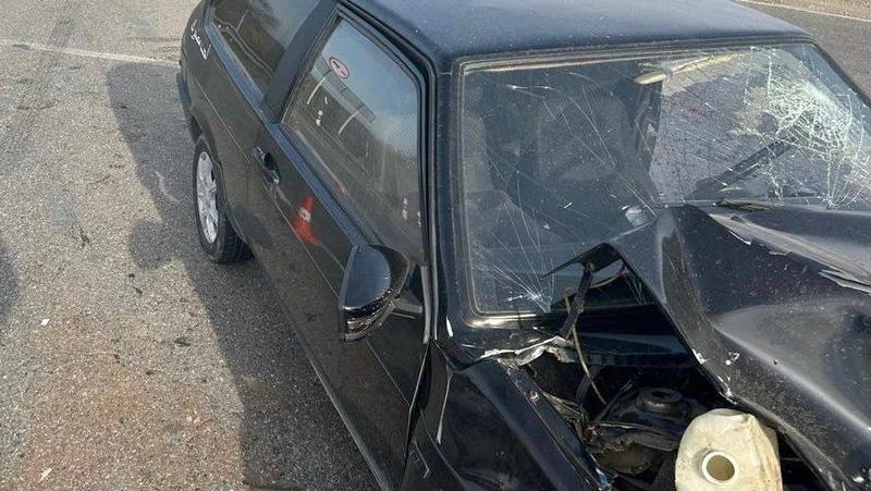 Водитель легковушки в Будённовском округе устроил аварию с грузовиком