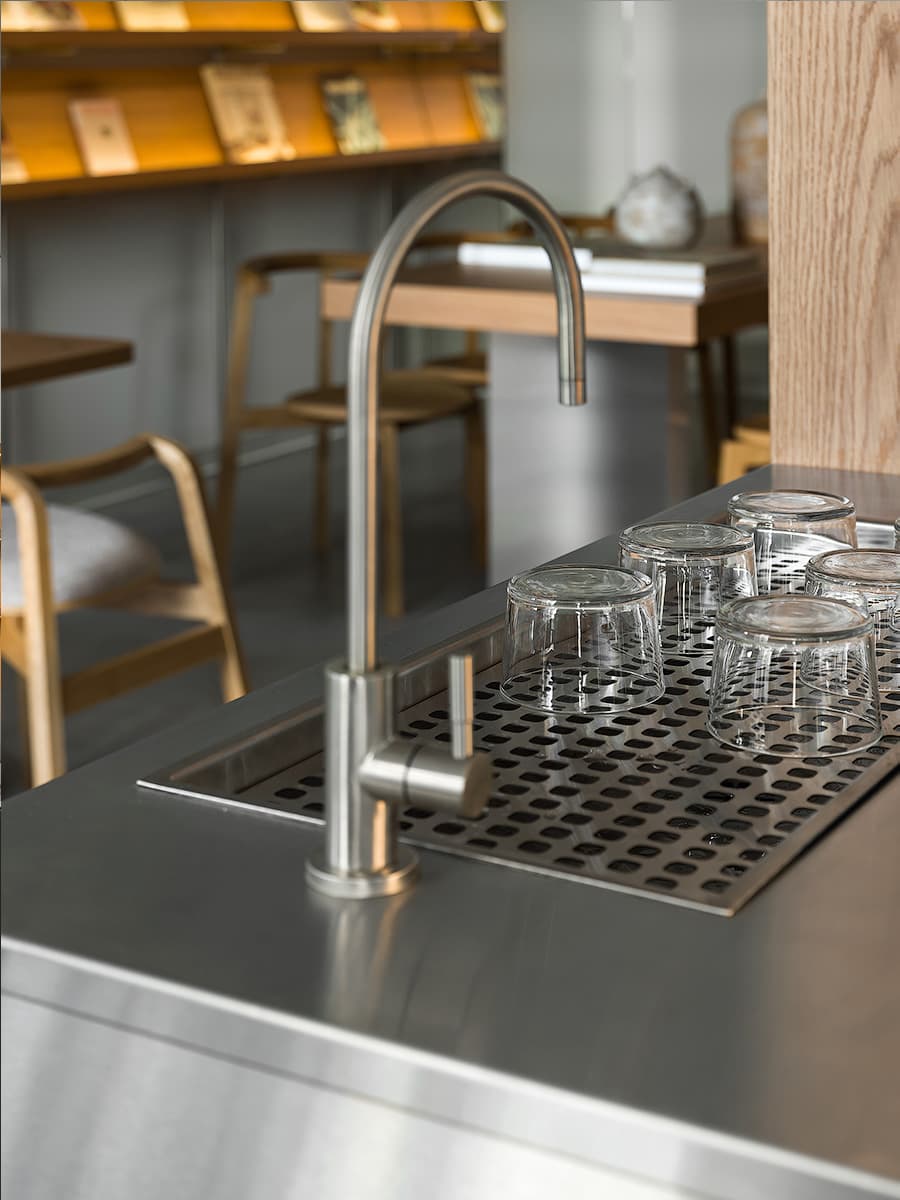 Воздушный интерьер московской кофейни — проект студии Quadrum