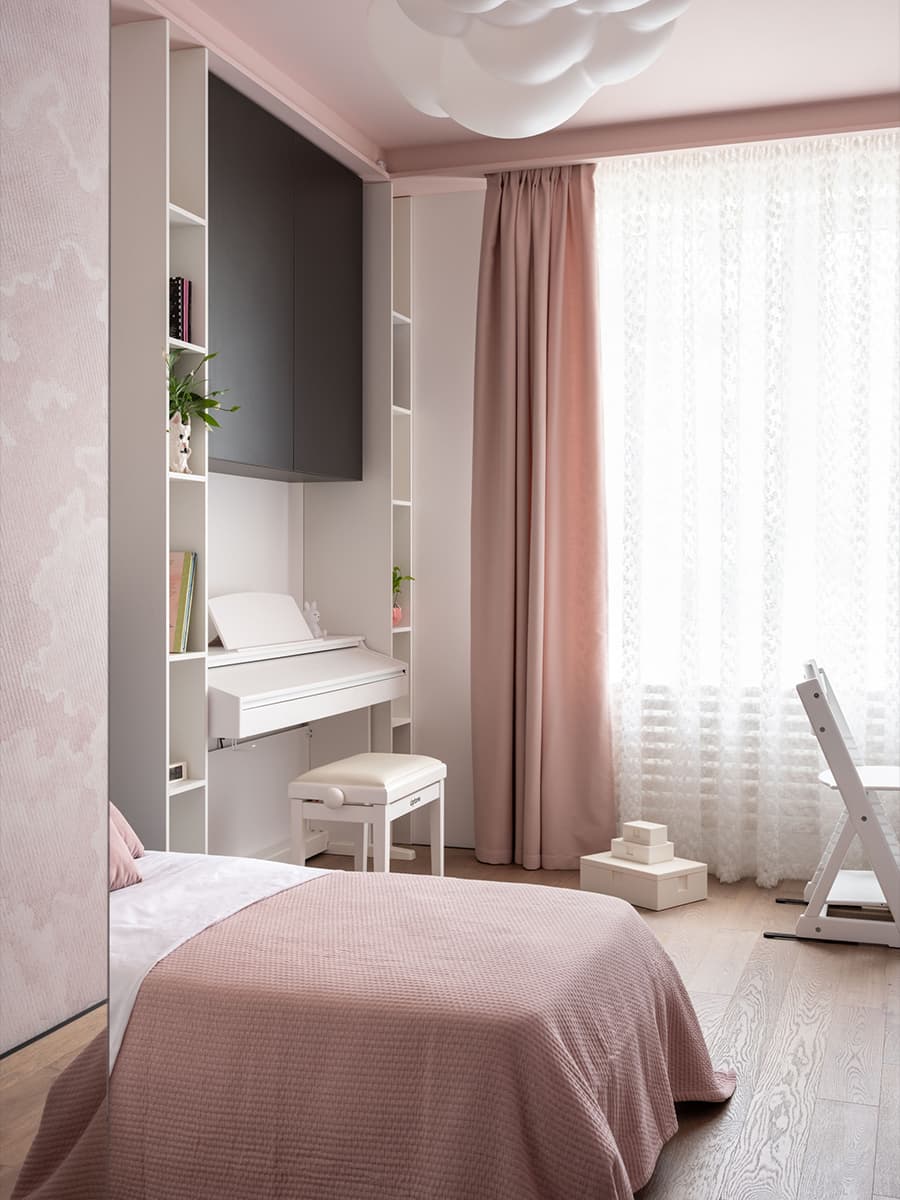 Обволакивающе-темный интерьер квартиры с двумя детскими спальнями — проект Юлии Комиссаровой