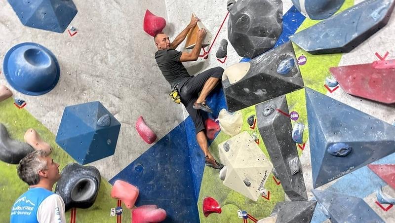 95 человек поучаствовали в краевых соревнованиях по скалолазанию в Кисловодске