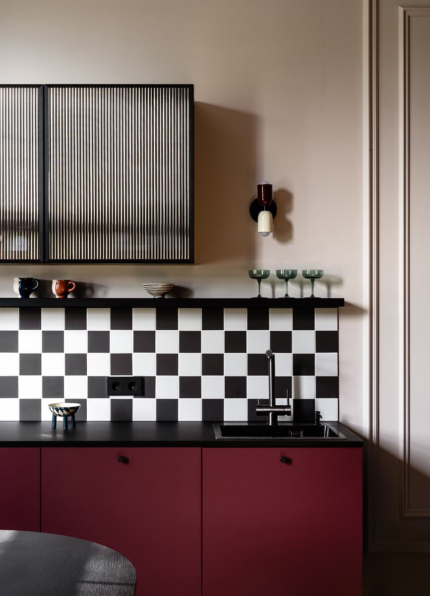 Бескомпромиссный красный в интерьере пространства для мероприятий — проект студии The Key